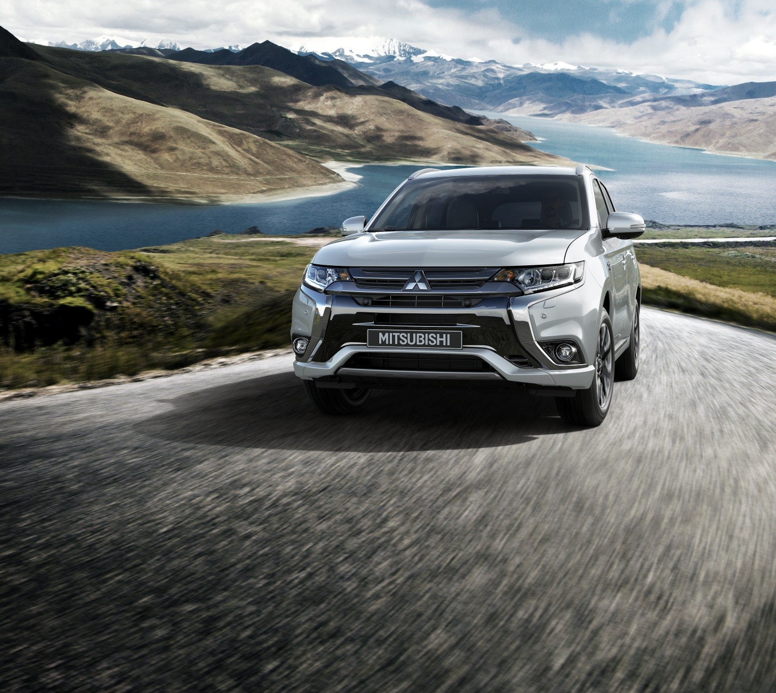 Mitsubishi Outlander PHEV  365 seldir á árinu!