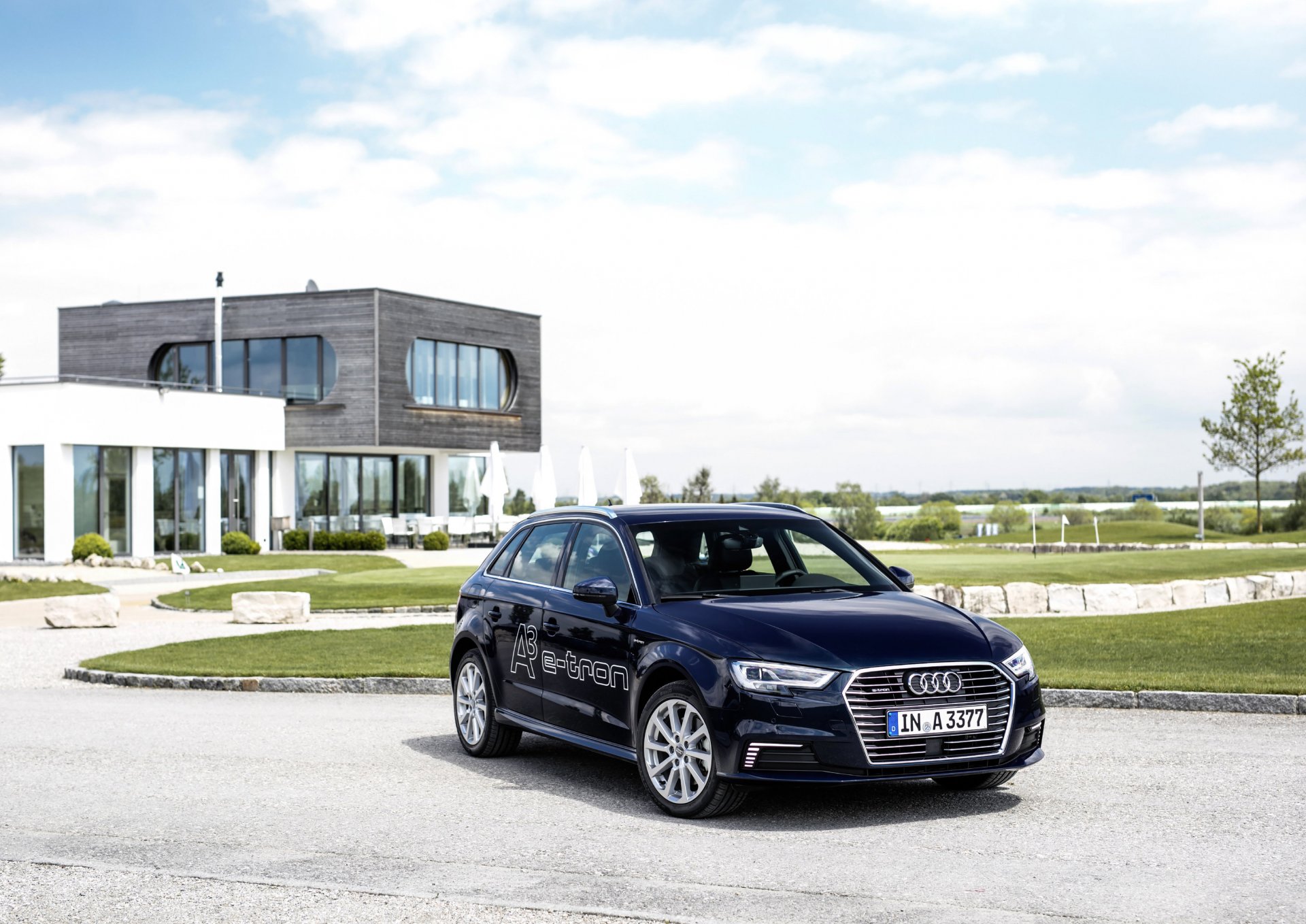 64% ALLRA NÝRRA HEKLU BÍLA SEM SELDIR ERU TIL EINSTAKLINGA ERU VISTVÆNIR!