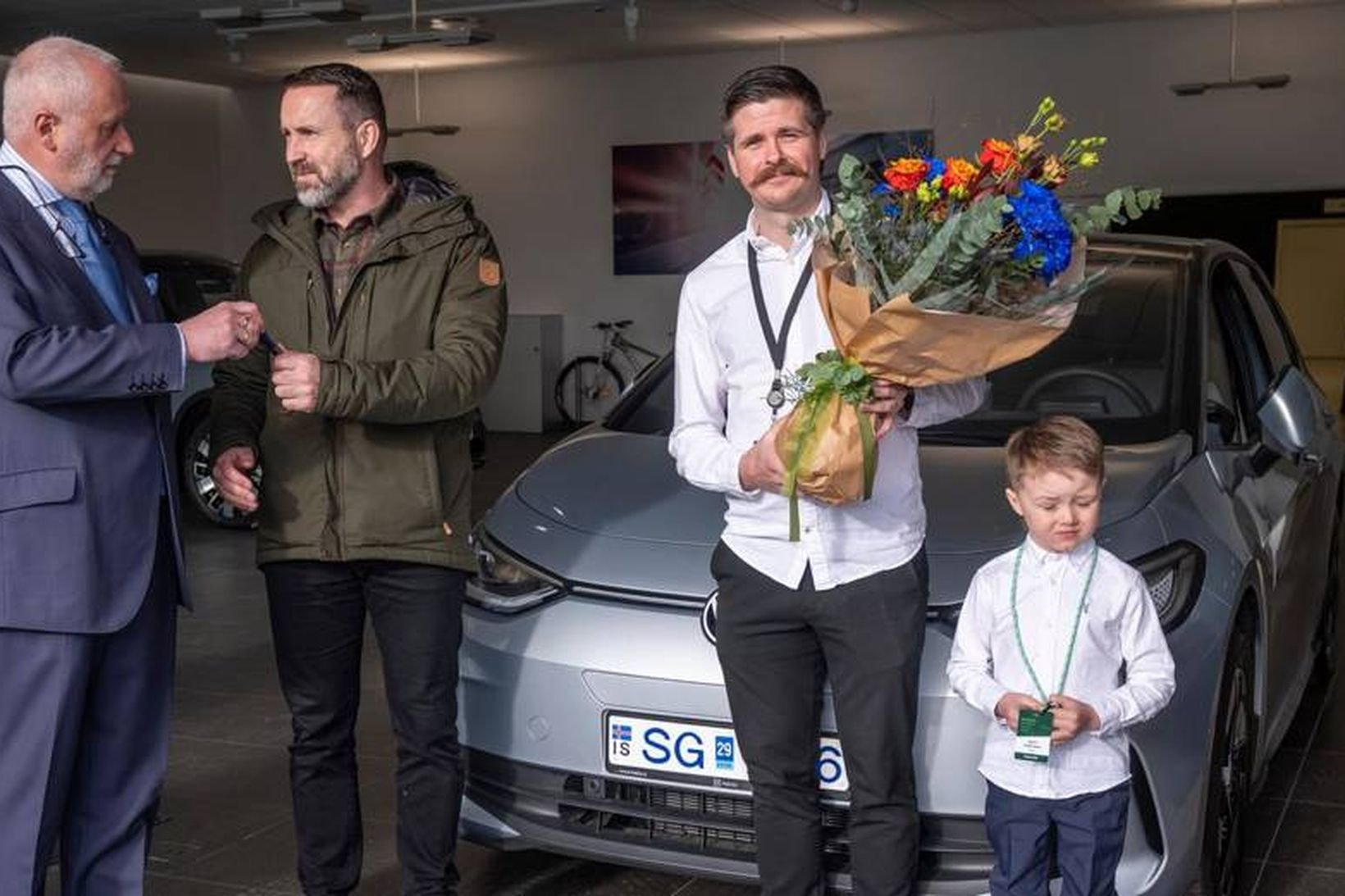 Magnús E. Kristjánsson, Jón Þór Þorvaldsson og Bjarni Bent Ásgeirsson markaðssérfræðingur Heklu ásam&hellip;