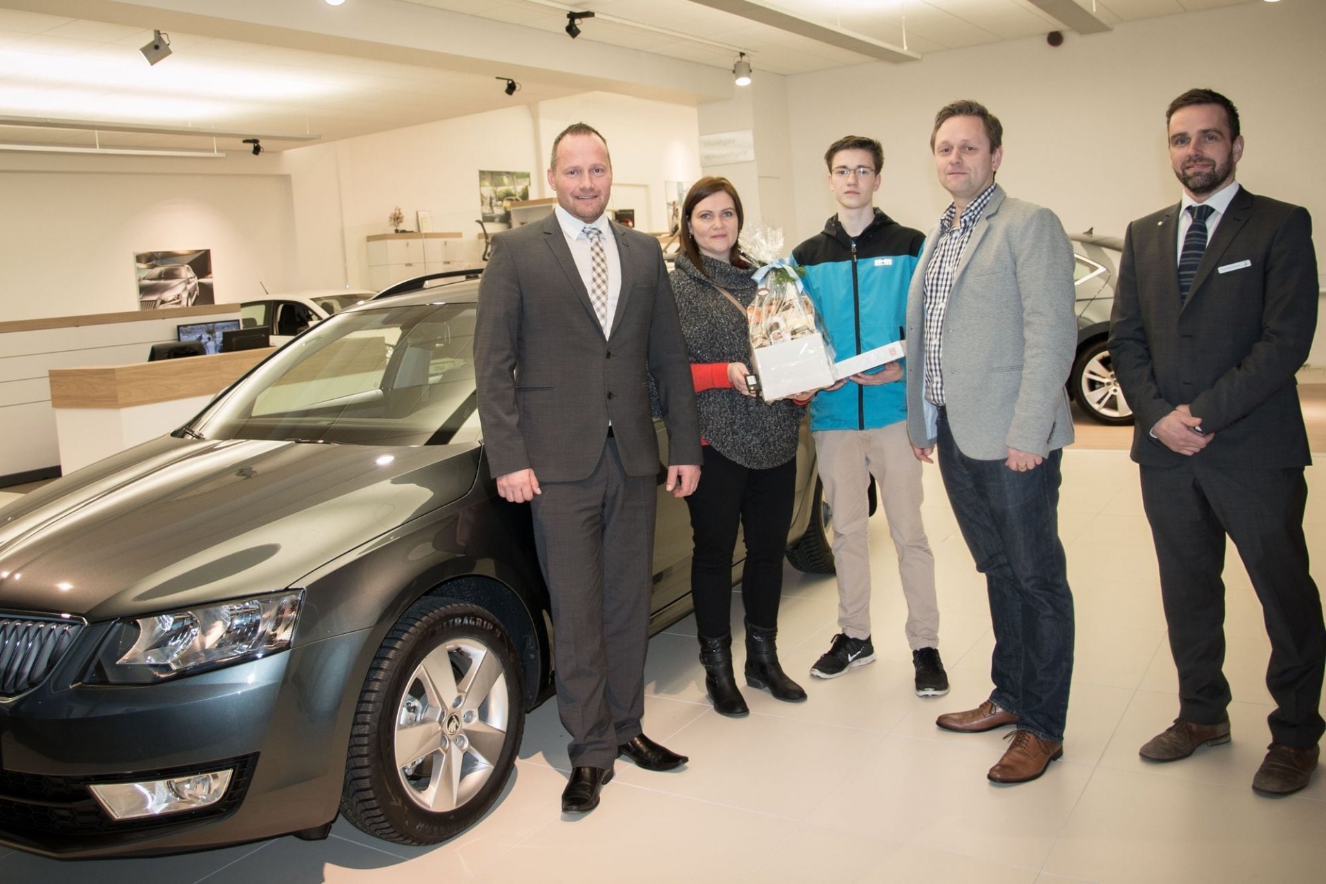 HEKLA afhendir þrjú þúsundasta bíllinn