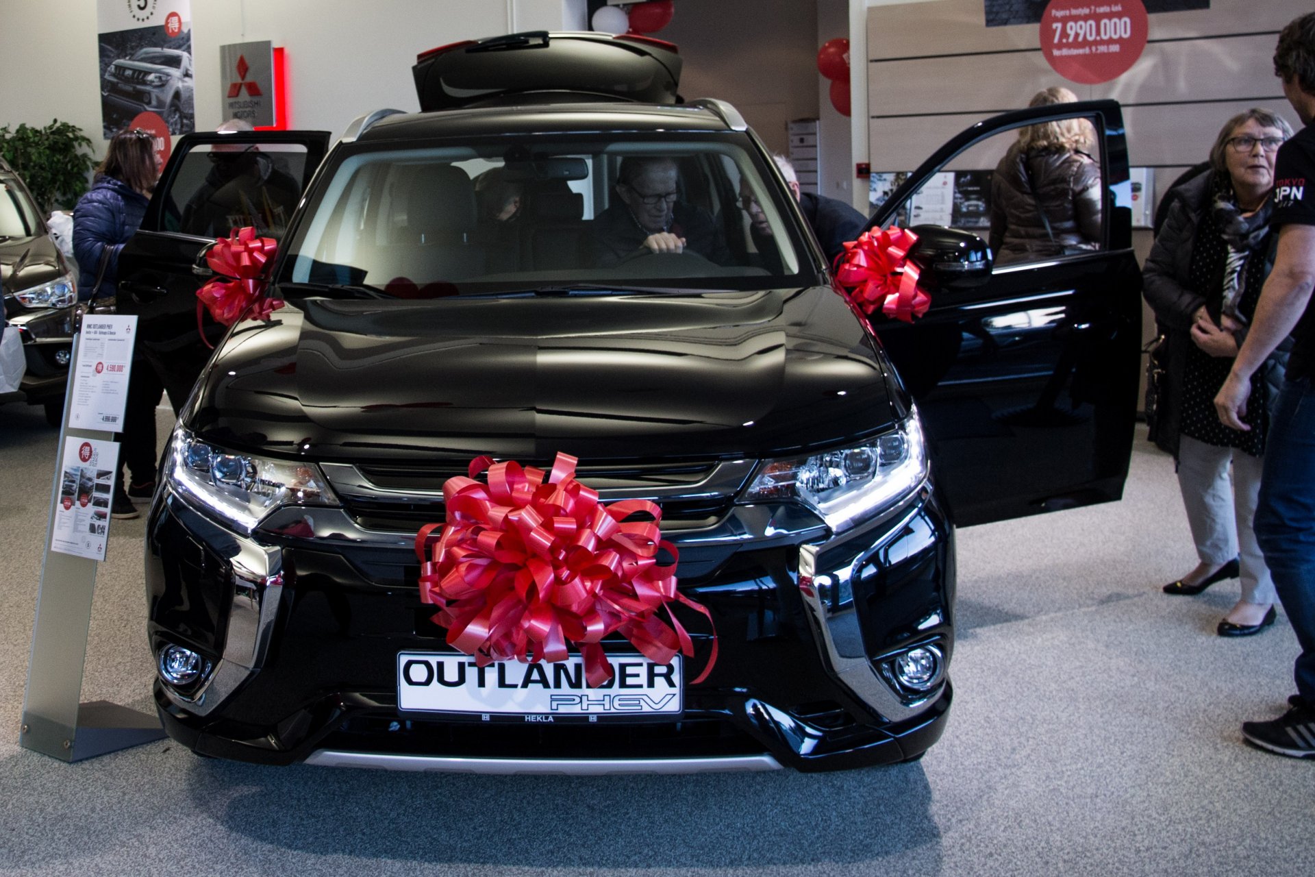 Húsfyllir á aldarafmæli Mitsubishi - 2000 afmælisgestir!