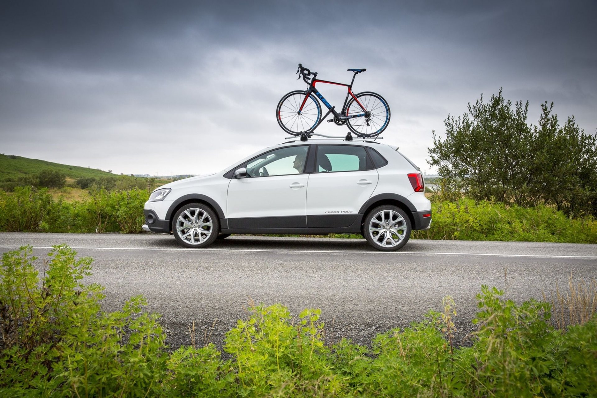 400.000 afsláttur af ævintýraþyrstum Cross Polo!