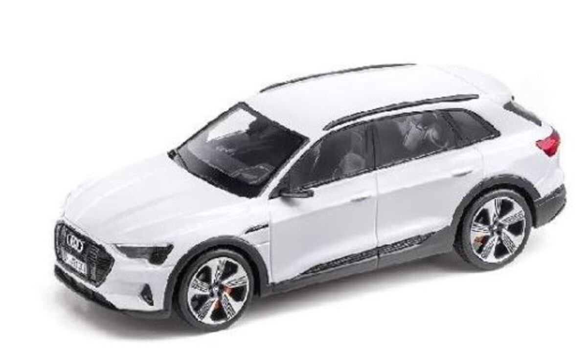 Módel Audi E-tron - 1/43 - glacier white